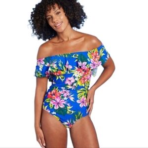 NWT Konna Sol Swimsuit One Piece ❤️